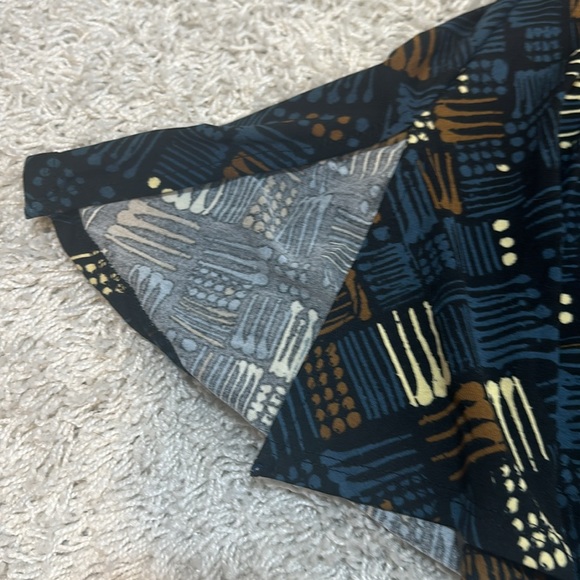 Lularoe pattern Perfect Tee. - Picture 10 of 12